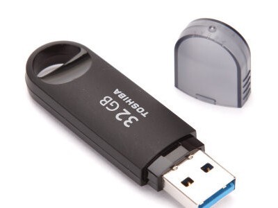 东芝（TOSHIBA）速闪系列 U盘 32GB 黑色图3