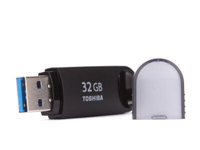 东芝（TOSHIBA）速闪系列 U盘 32GB 黑色图4